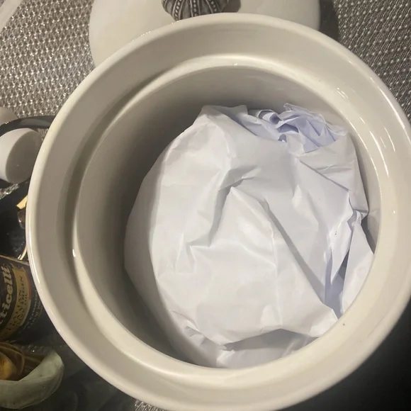 Rae Dunn reward crown canister